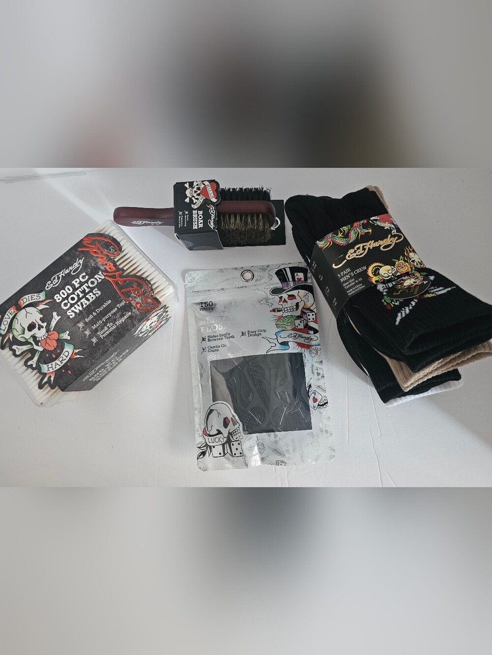 NWT Men's Ed Hardy Grooming & Sock Set!